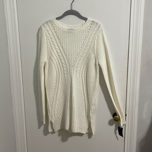 M, ivory sweater.
